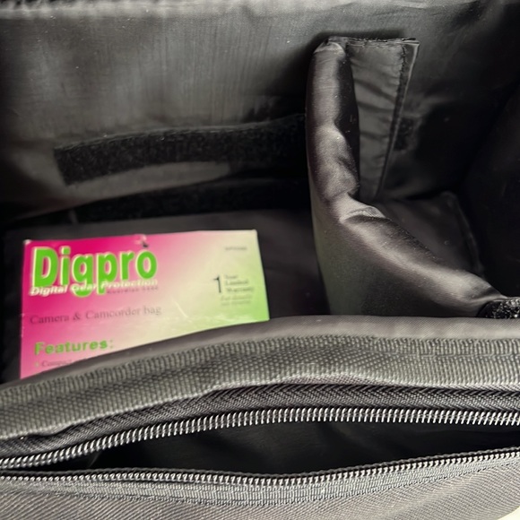 Camera and Camcorder Bag - Picture 7 of 11